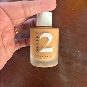 Morphe Hint Hint Skin Tint - Light Beige